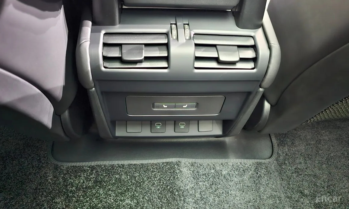 Фото 17 - Land Rover Defender