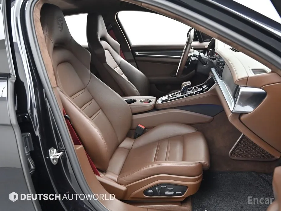 Фото 10 - Porsche Panamera