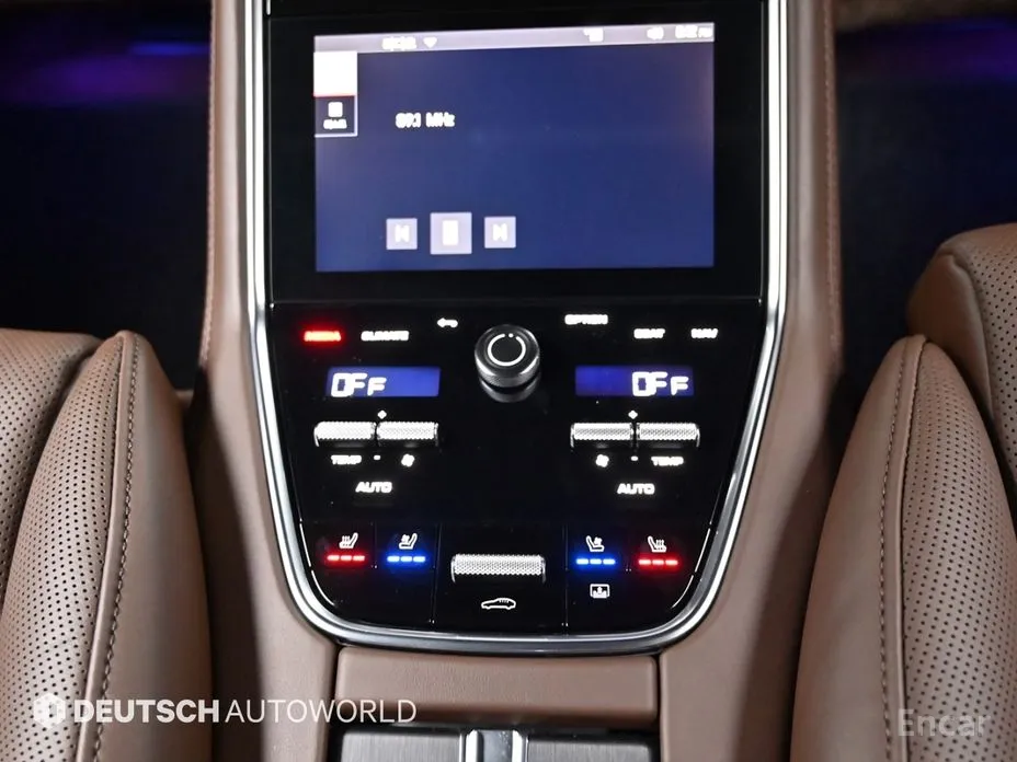 Фото 16 - Porsche Panamera