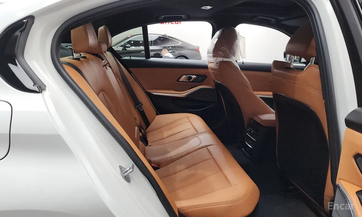 Photo 12 - BMW 3 Series