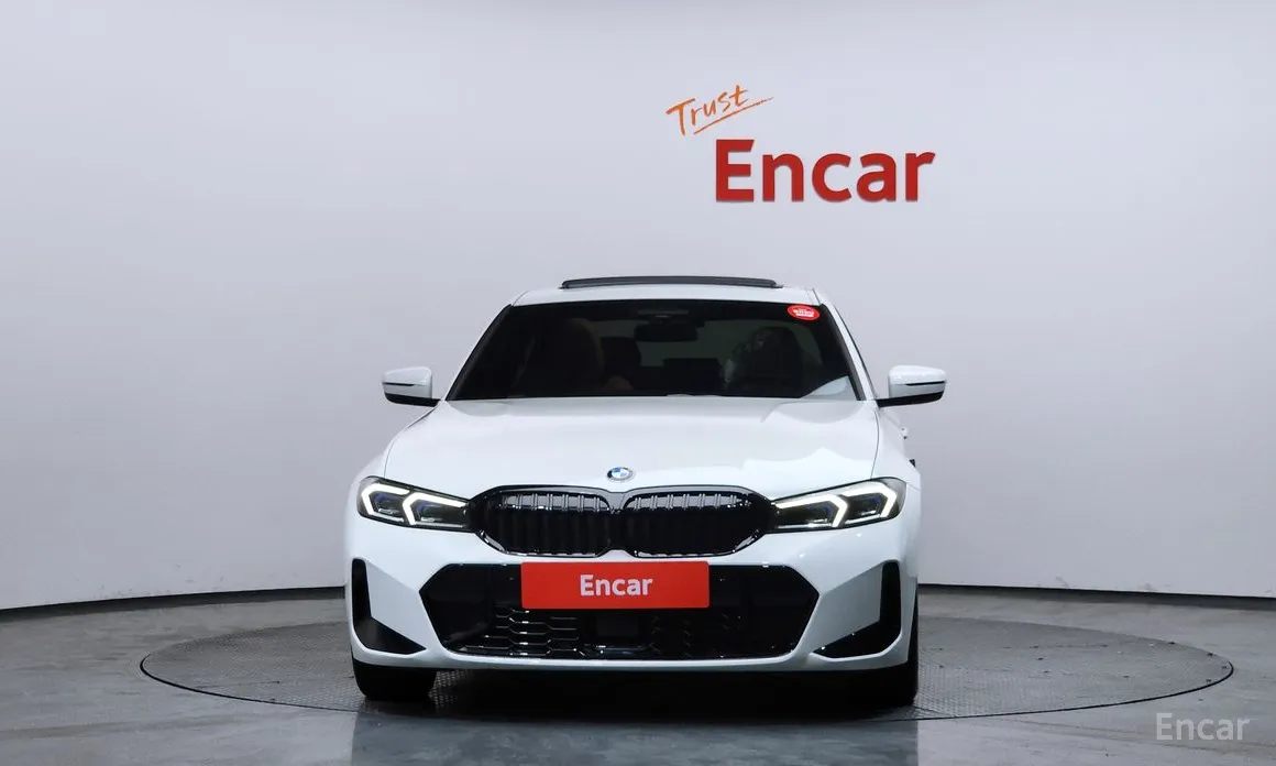 Photo 3 - BMW 3 Series