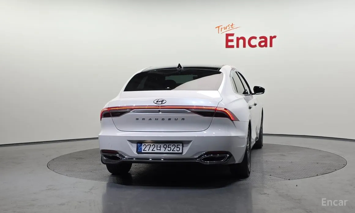 Фото 4 - Hyundai Grandeur
