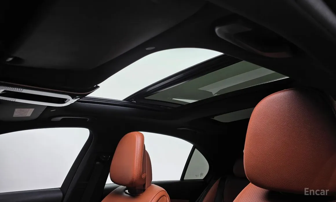 Фото 19 - Mercedes-Benz C-Class