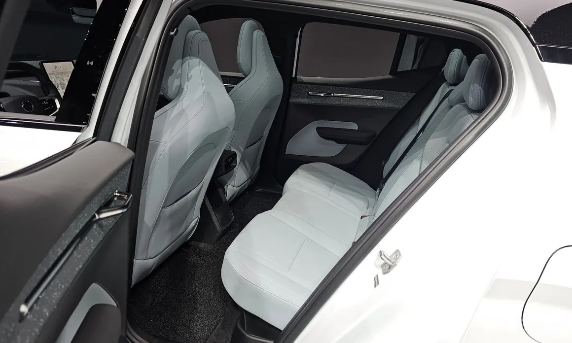 Фото 16 - Volvo EX30