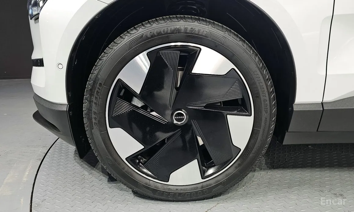 Фото 5 - Volvo EX30