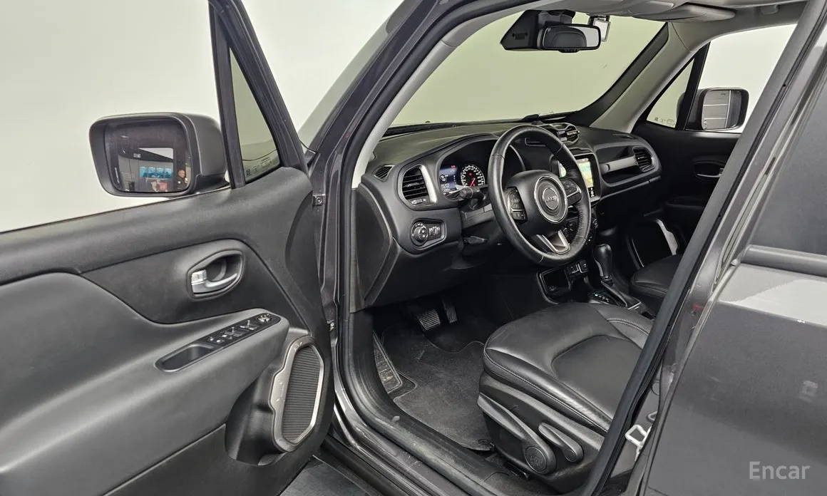 Фото 10 - Jeep Renegade