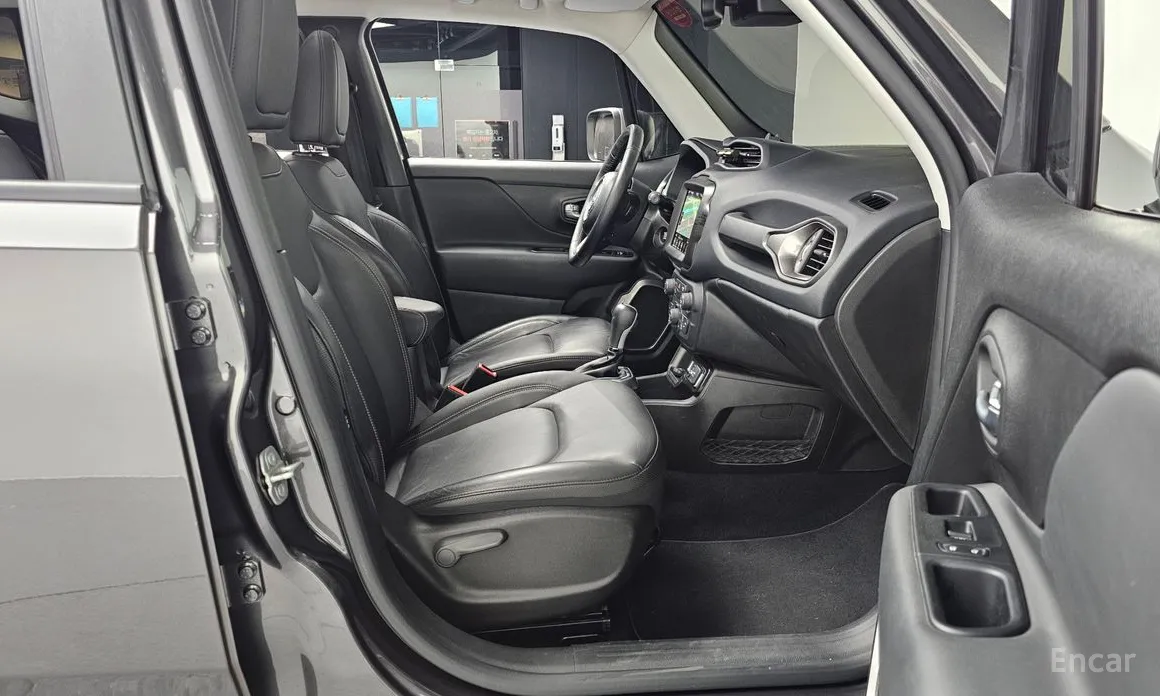 Фото 11 - Jeep Renegade