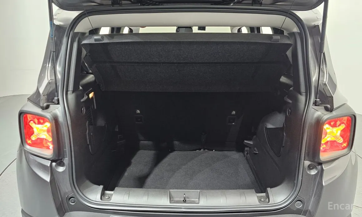 Фото 20 - Jeep Renegade