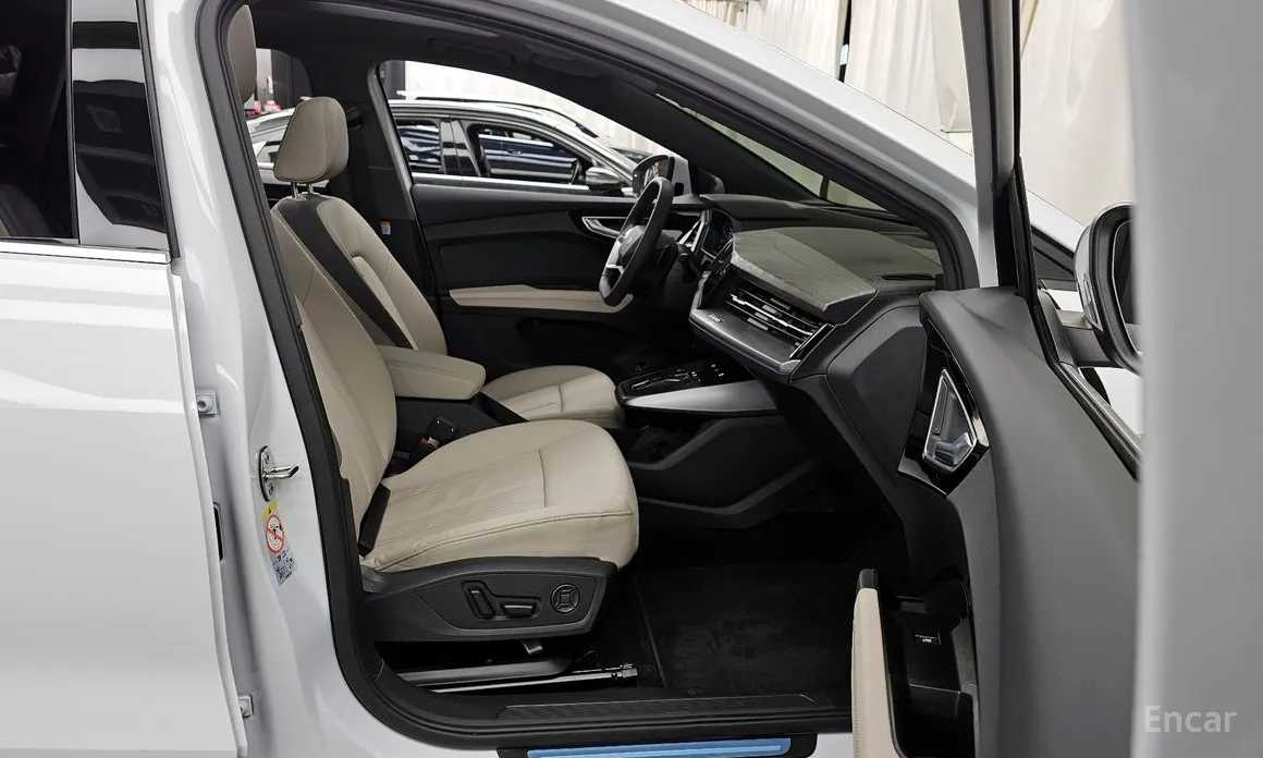 Фото 11 - Audi Q4 e-tron