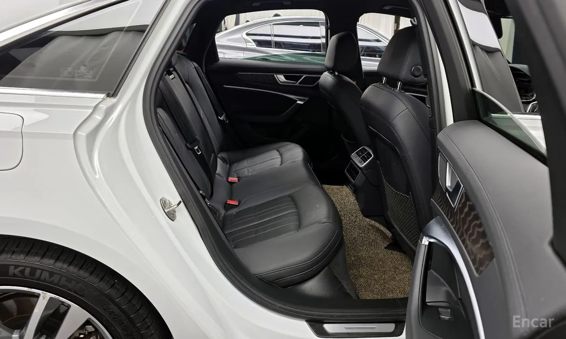 Фото 12 - Audi A6