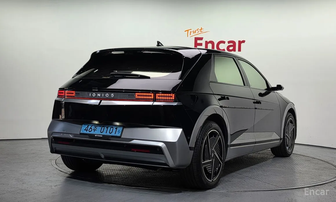 Фото 2 - Hyundai Ioniq 5