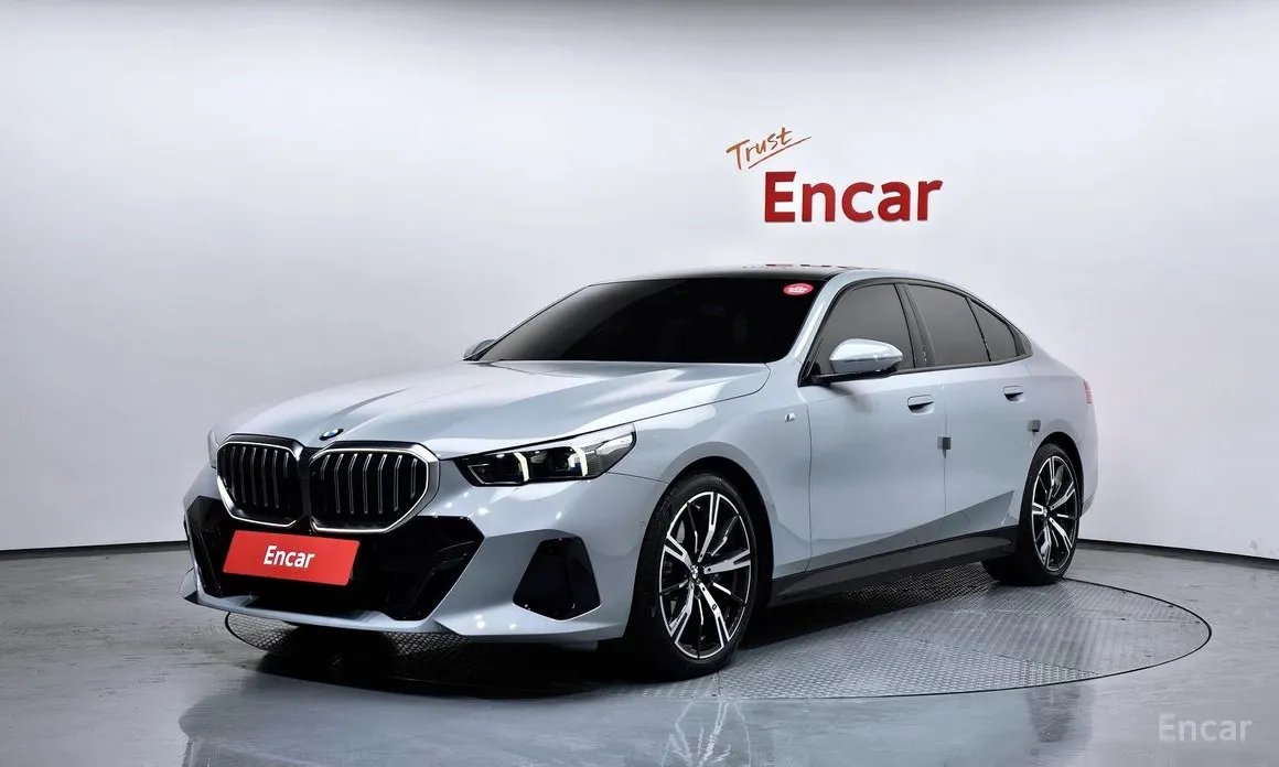 Photo 1 - BMW 5 Series