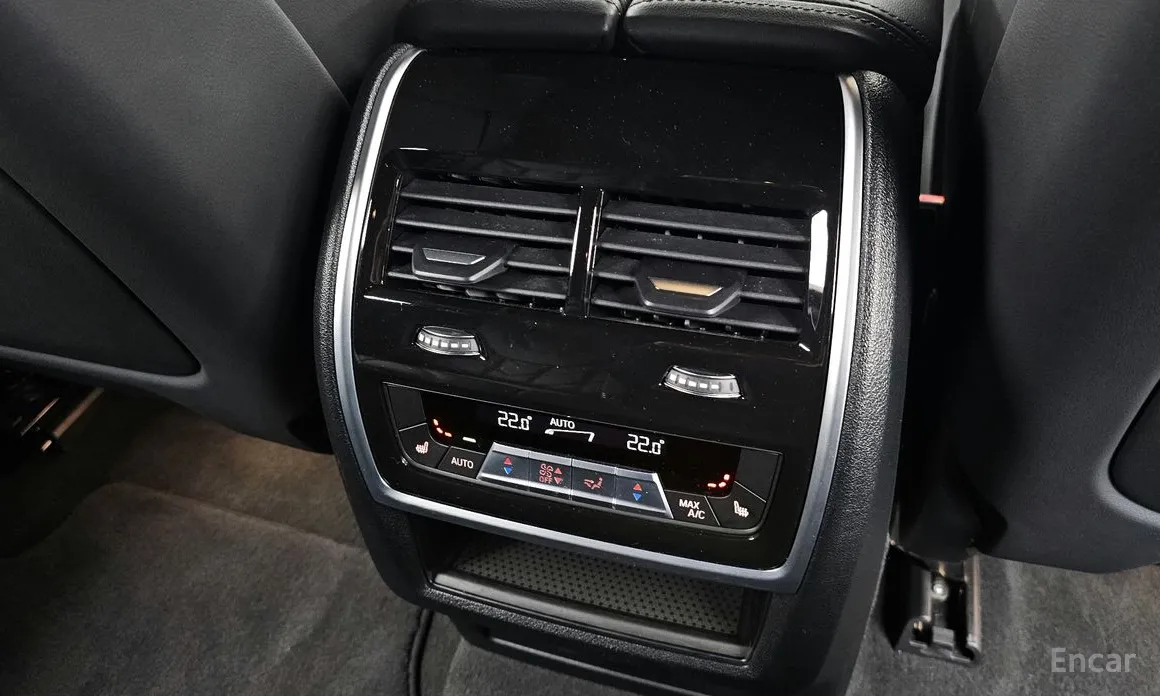 Фото 19 - BMW XM