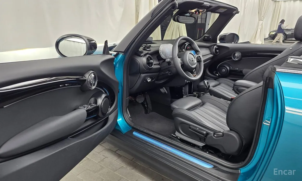 Фото 10 - Mini Cooper Convertible