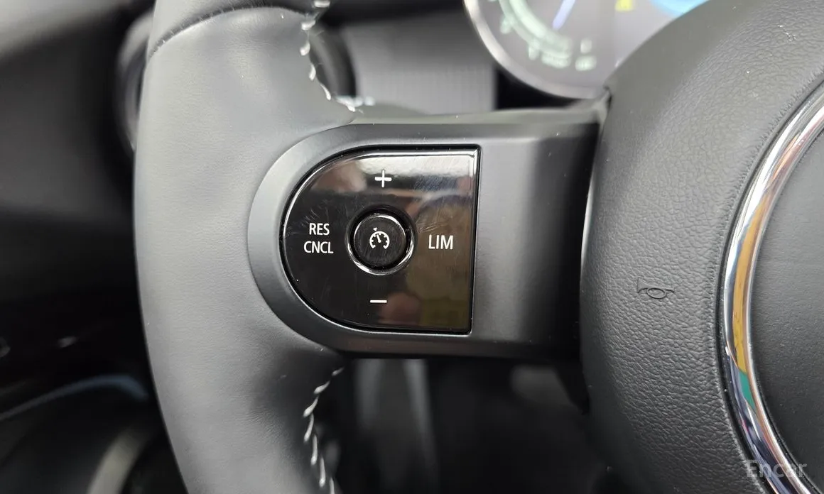 Фото 19 - Mini Cooper Convertible