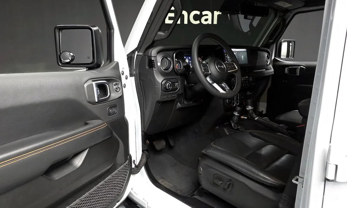 Фото 10 - Jeep Wrangler