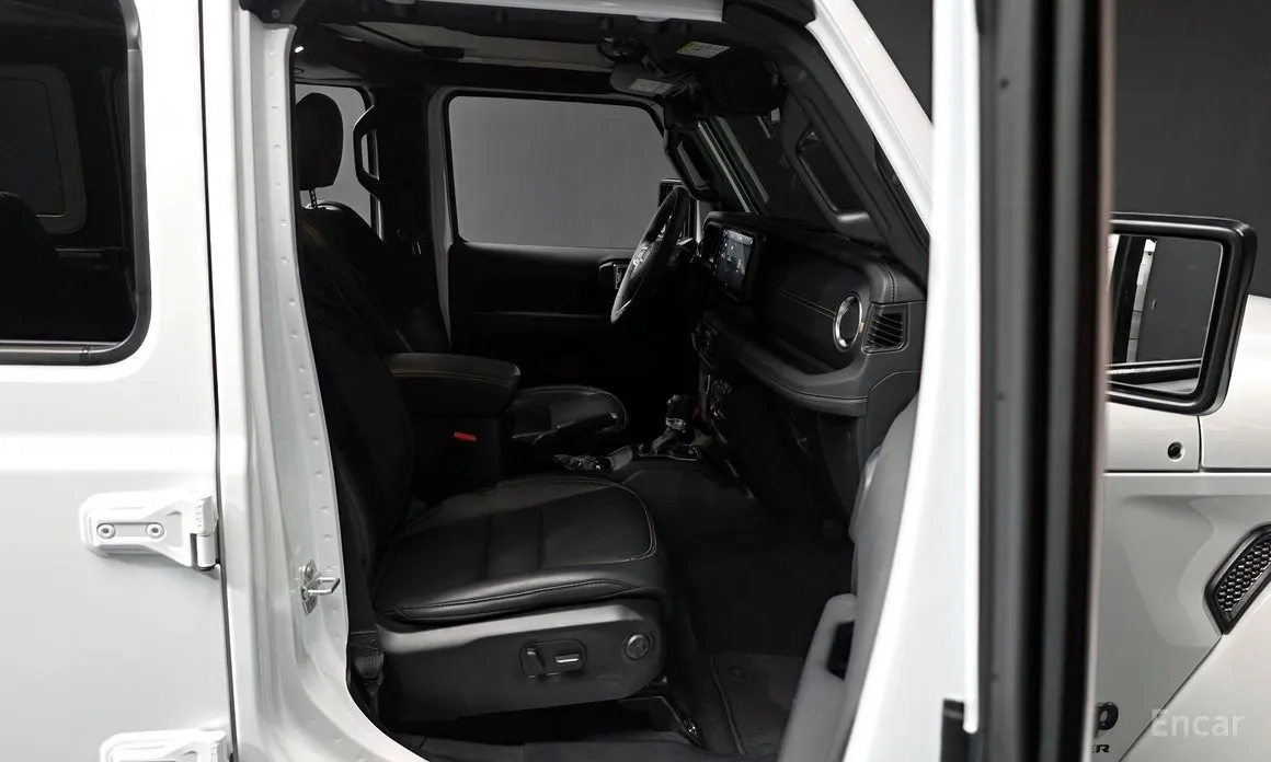 Фото 11 - Jeep Wrangler