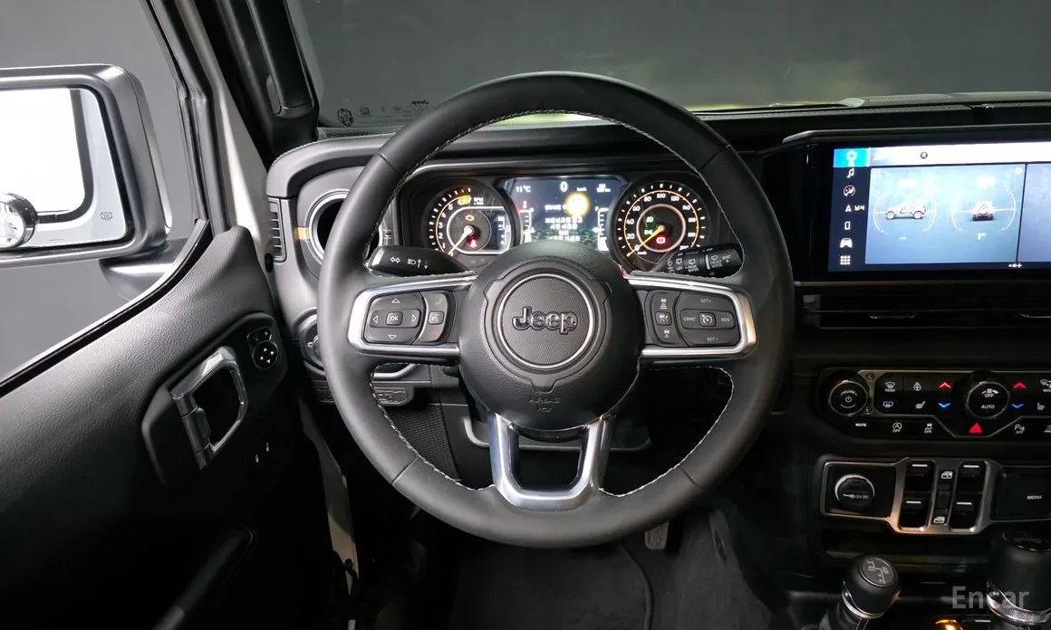 Фото 13 - Jeep Wrangler