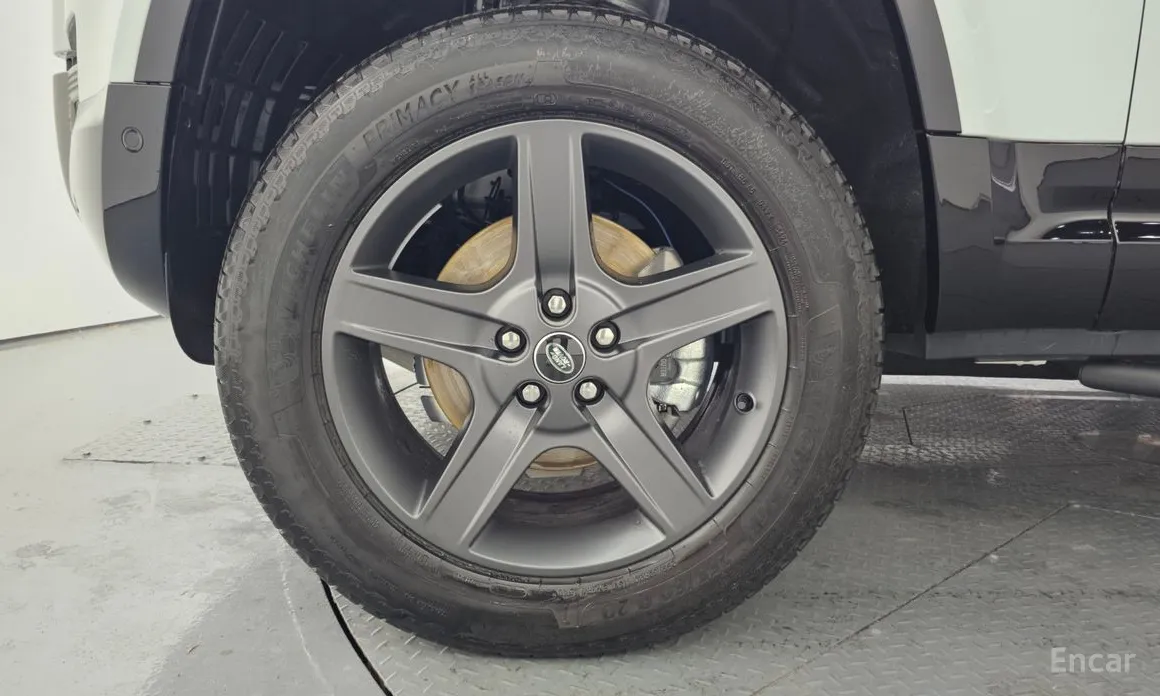 Фото 9 - Land Rover Defender