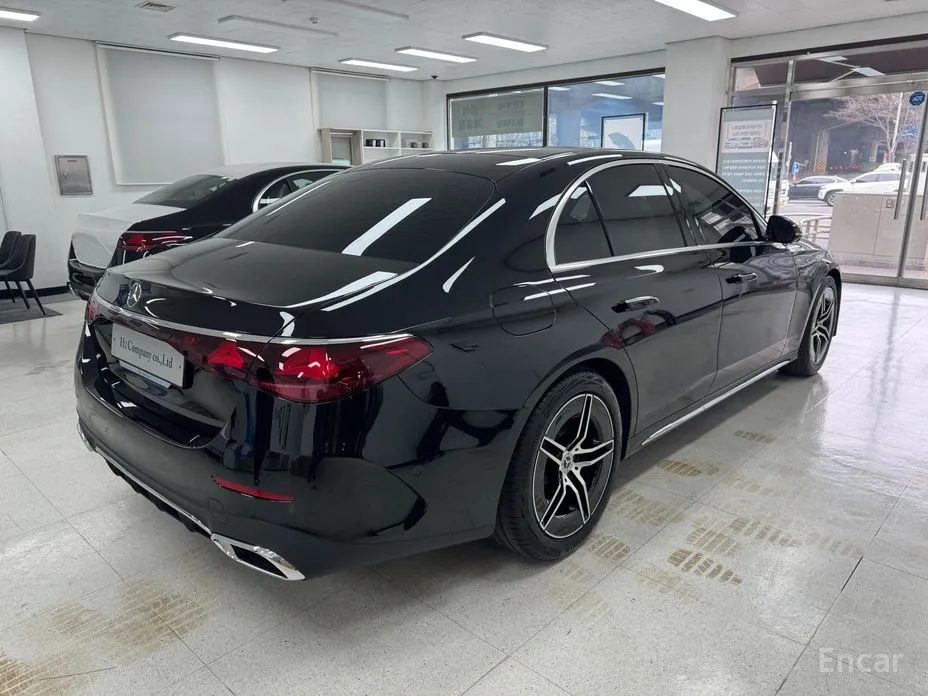 Фото 2 - Mercedes-Benz E-Class