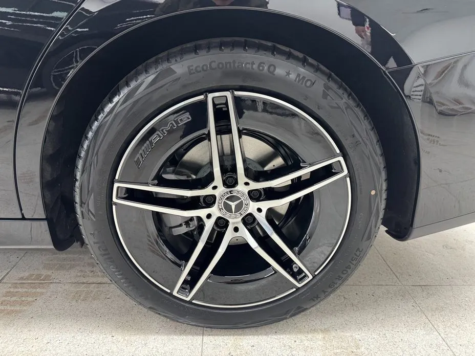 Фото 5 - Mercedes-Benz E-Class