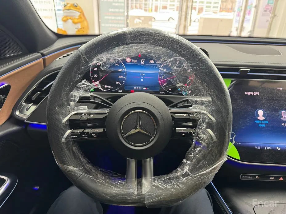 Фото 9 - Mercedes-Benz E-Class