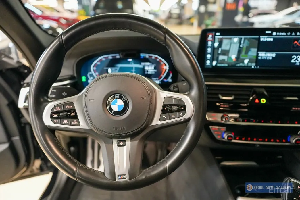 Фото 13 - BMW 5 Series