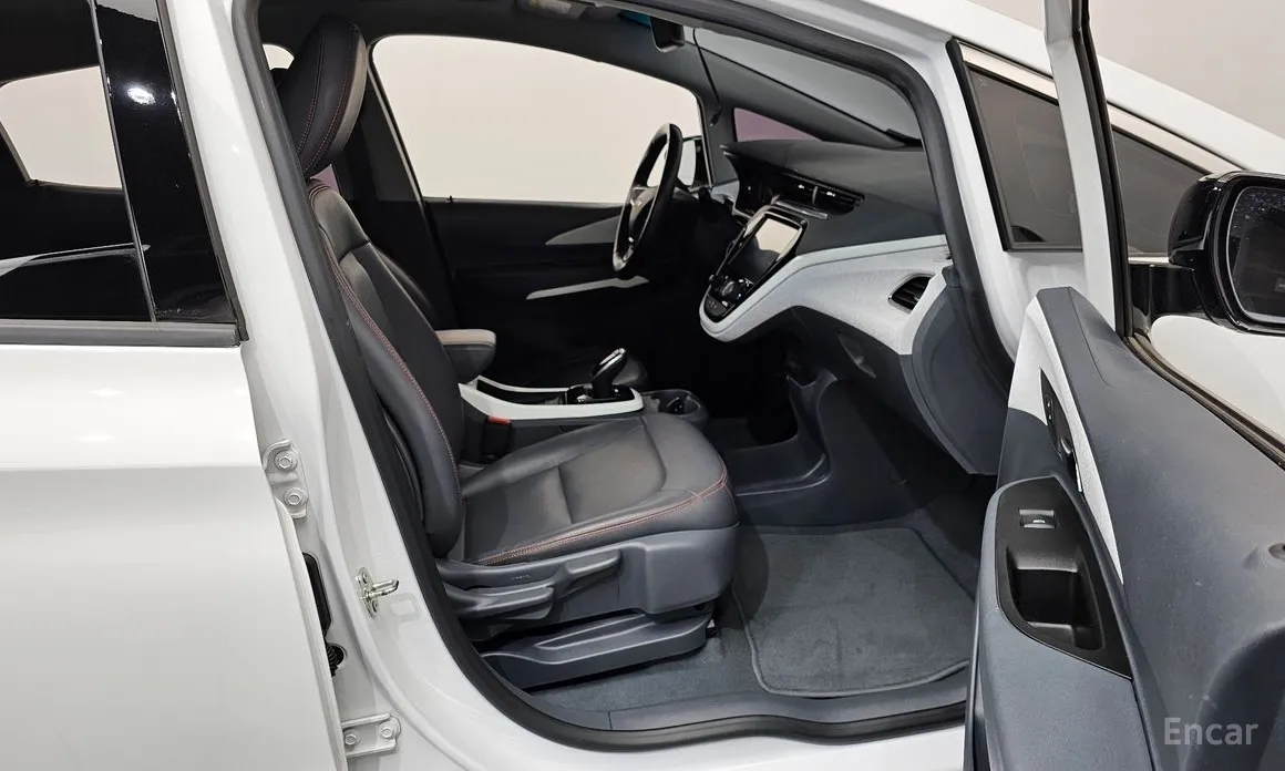 Фото 11 - Chevrolet Bolt EV