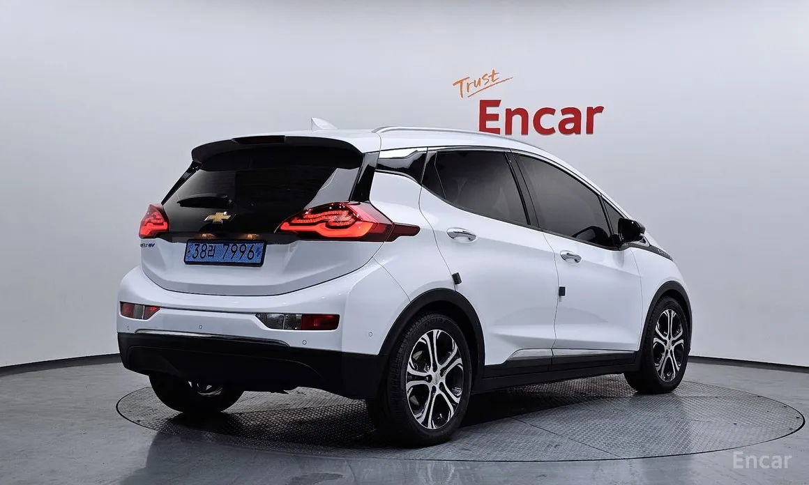 Фото 2 - Chevrolet Bolt EV