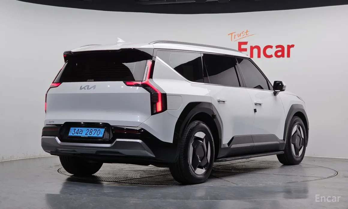 Фото 2 - Kia EV9