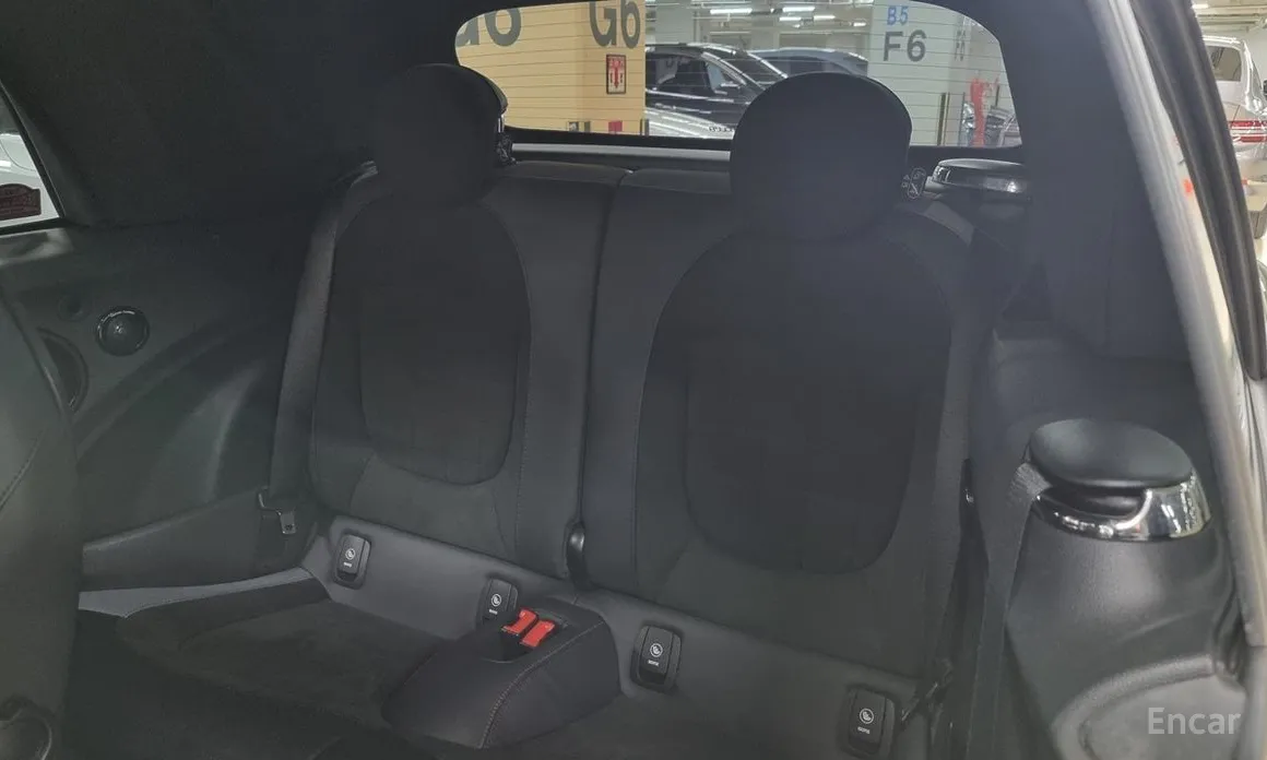 Фото 18 - Mini Cooper Convertible