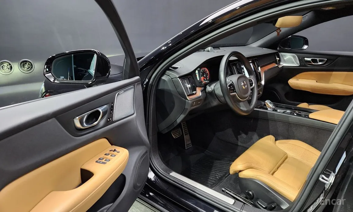 Фото 11 - Volvo S60