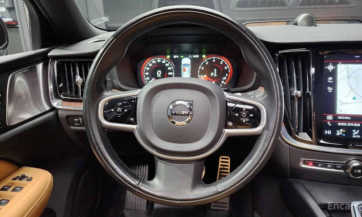 Фото 13 - Volvo S60