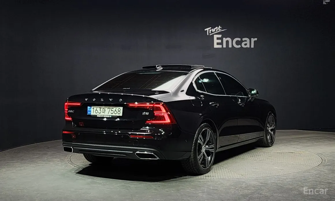 Фото 2 - Volvo S60