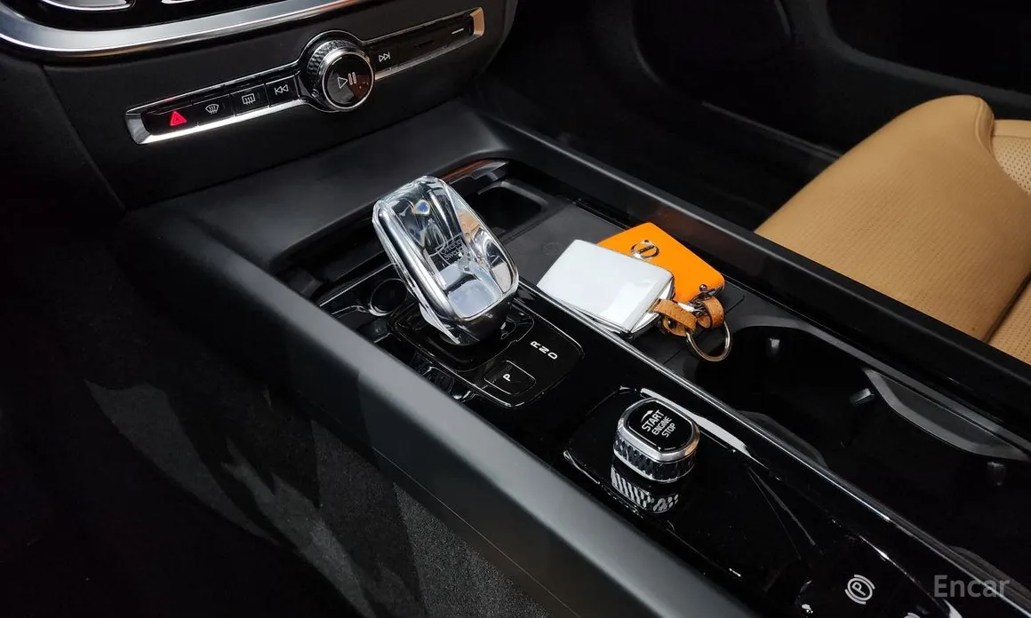 Фото 9 - Volvo S60