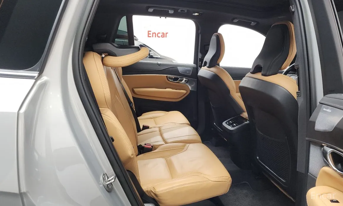Фото 12 - Volvo XC90
