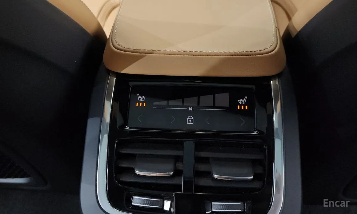 Фото 19 - Volvo XC90