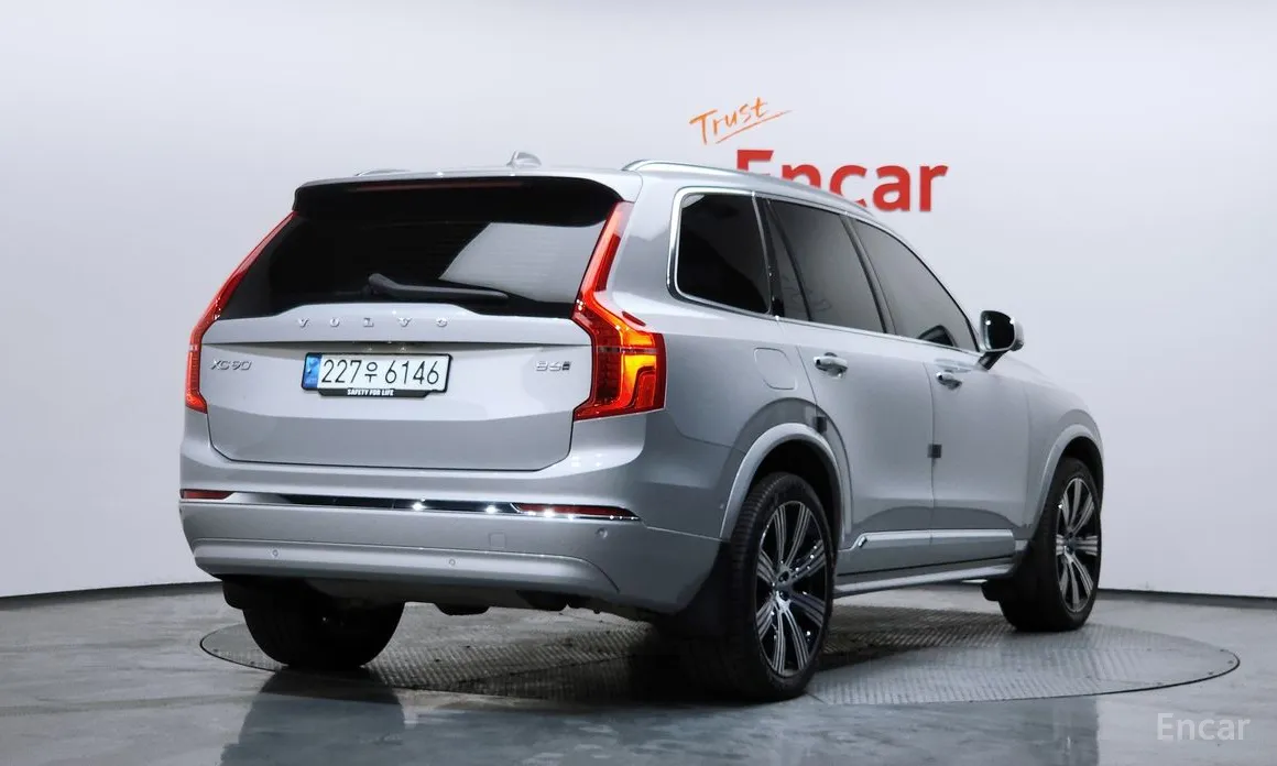 Фото 2 - Volvo XC90