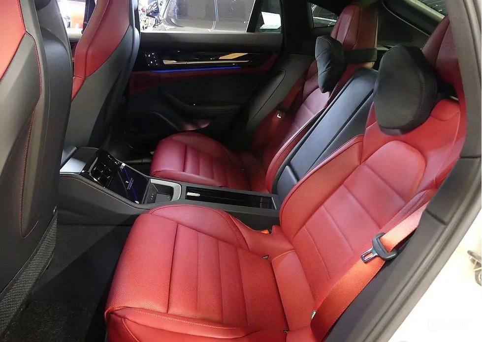 Фото 17 - Porsche Panamera