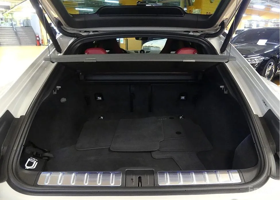 Фото 4 - Porsche Panamera