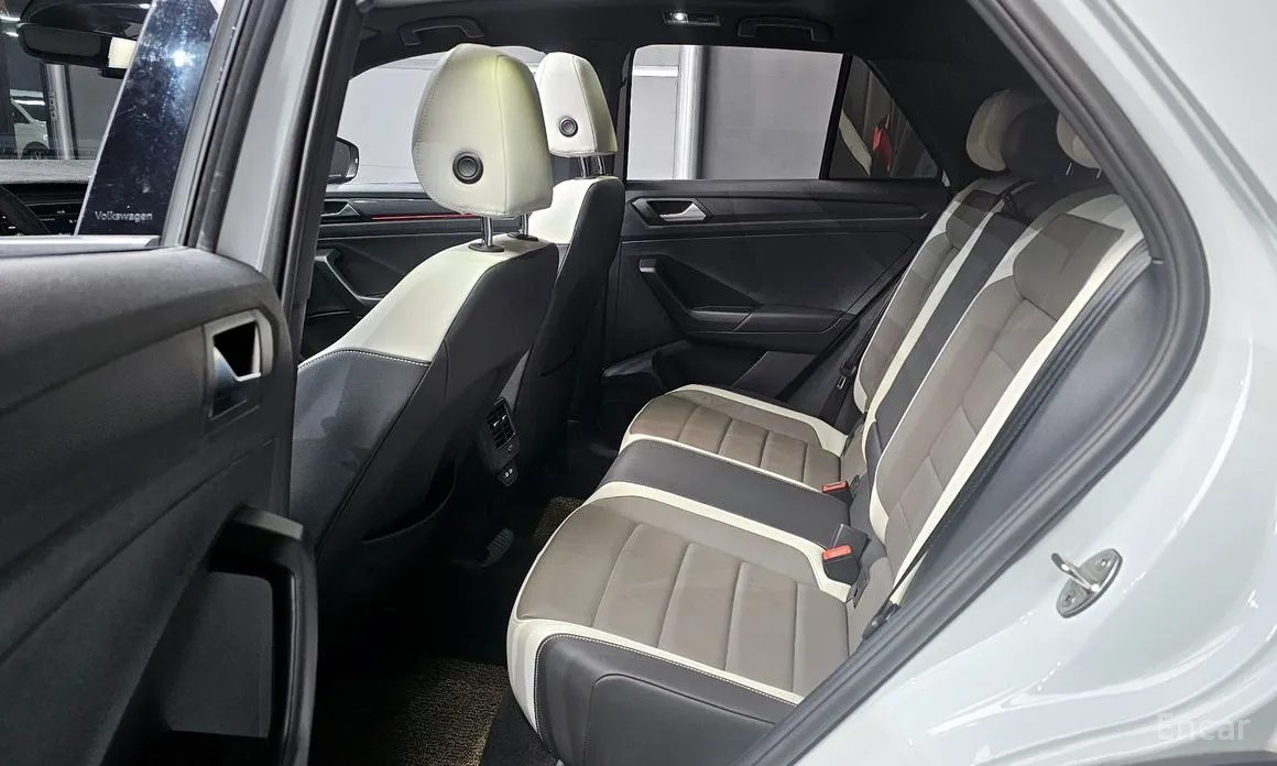 Фото 13 - Volkswagen T-Roc