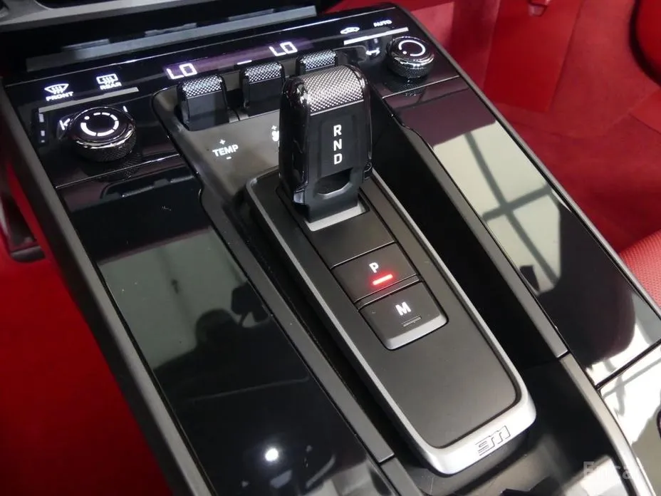 Фото 8 - Porsche 911