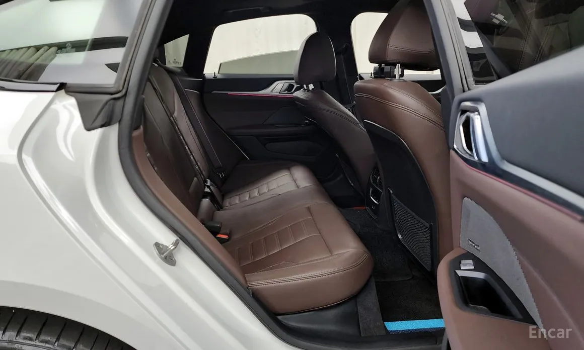 Фото 12 - BMW i4