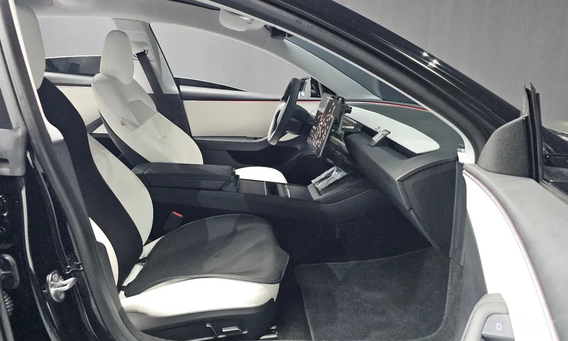 Фото 11 - Tesla Model 3