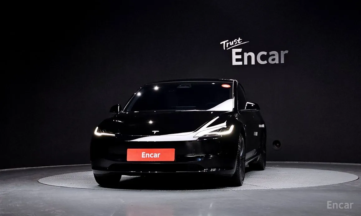 Фото 3 - Tesla Model 3