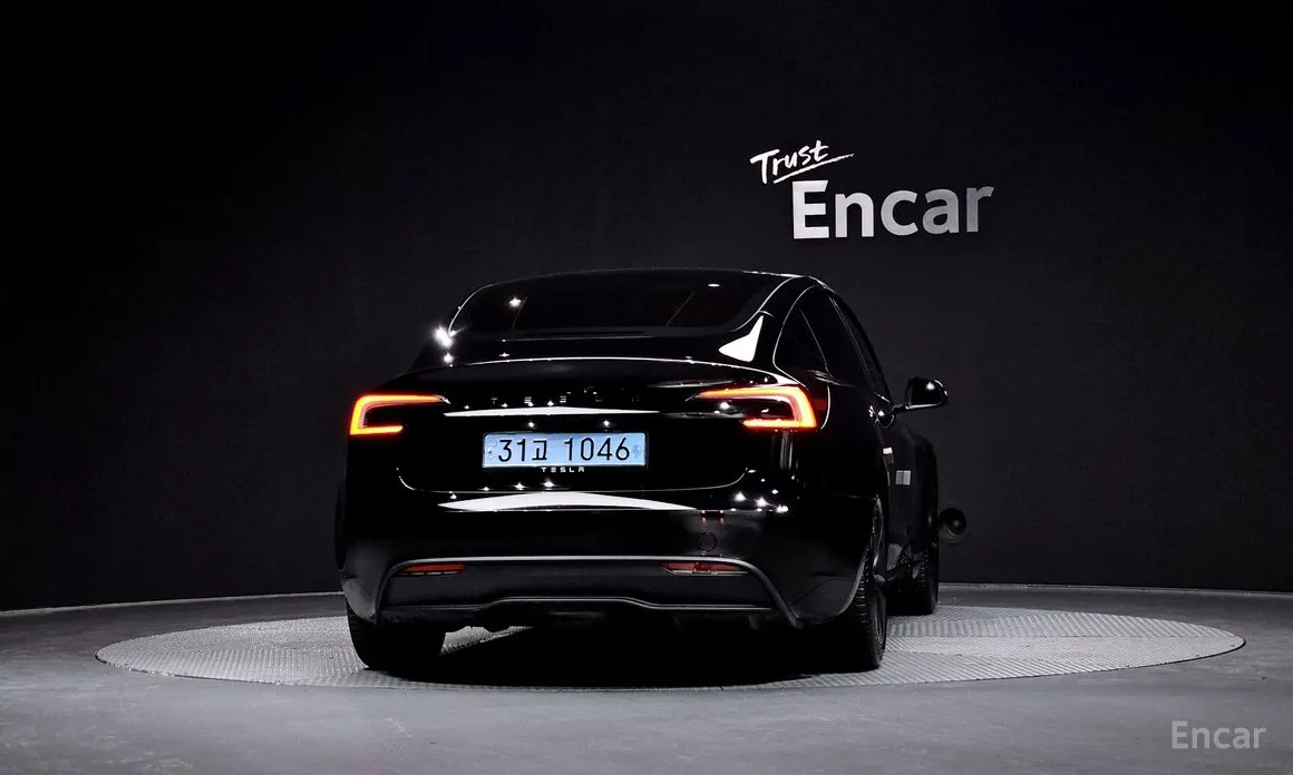 Фото 4 - Tesla Model 3