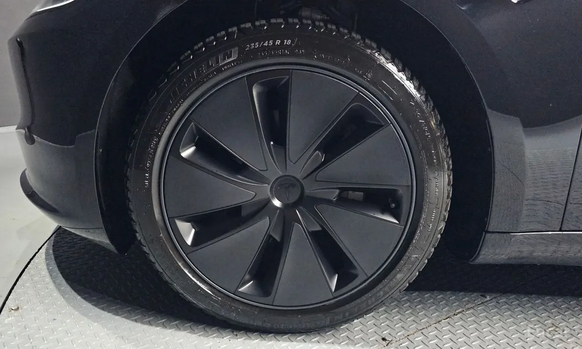 Фото 5 - Tesla Model 3