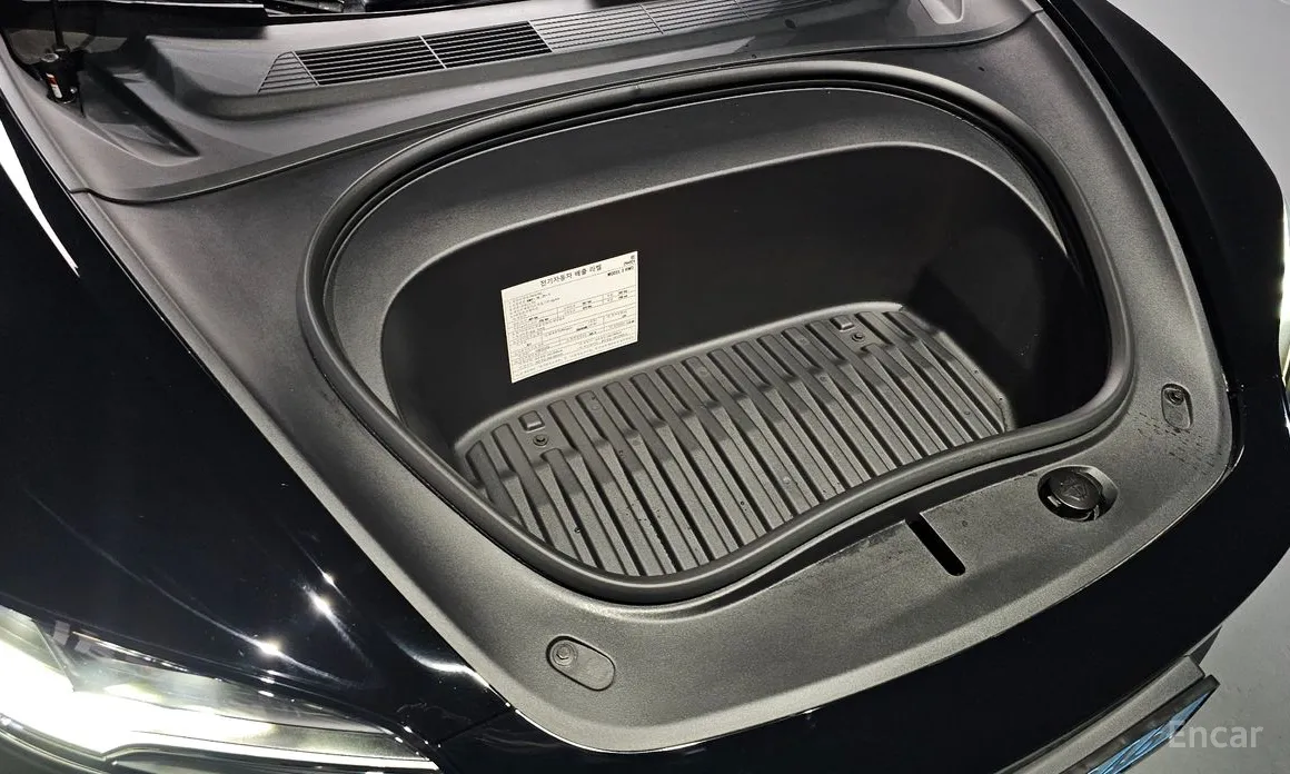 Фото 6 - Tesla Model 3