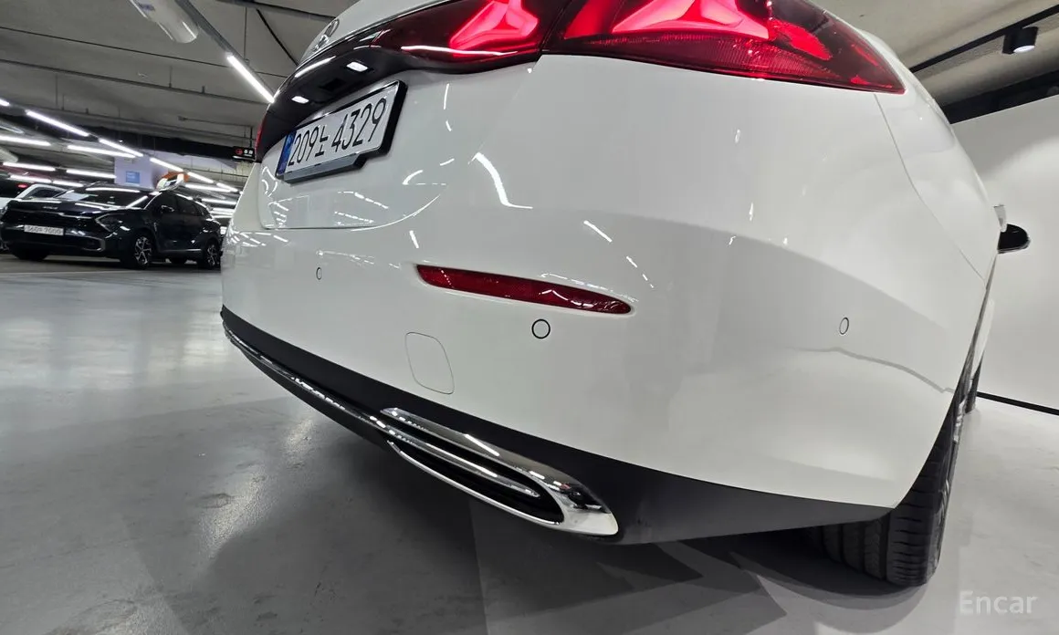 Фото 11 - Mercedes-Benz E-Class