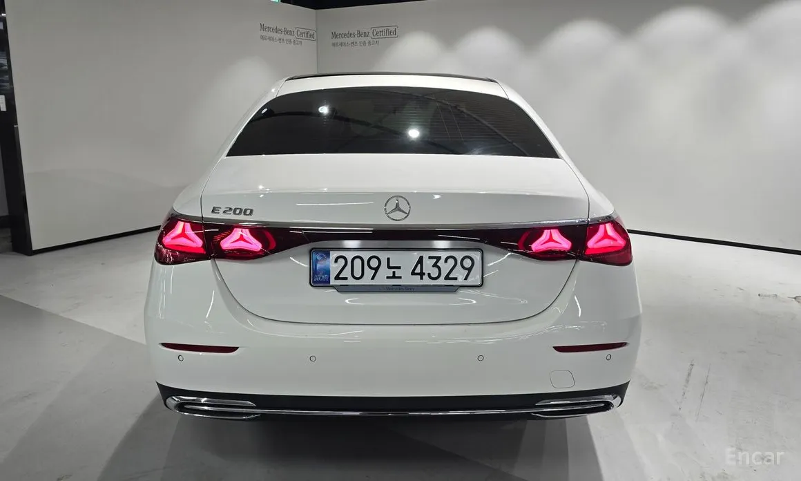 Фото 7 - Mercedes-Benz E-Class